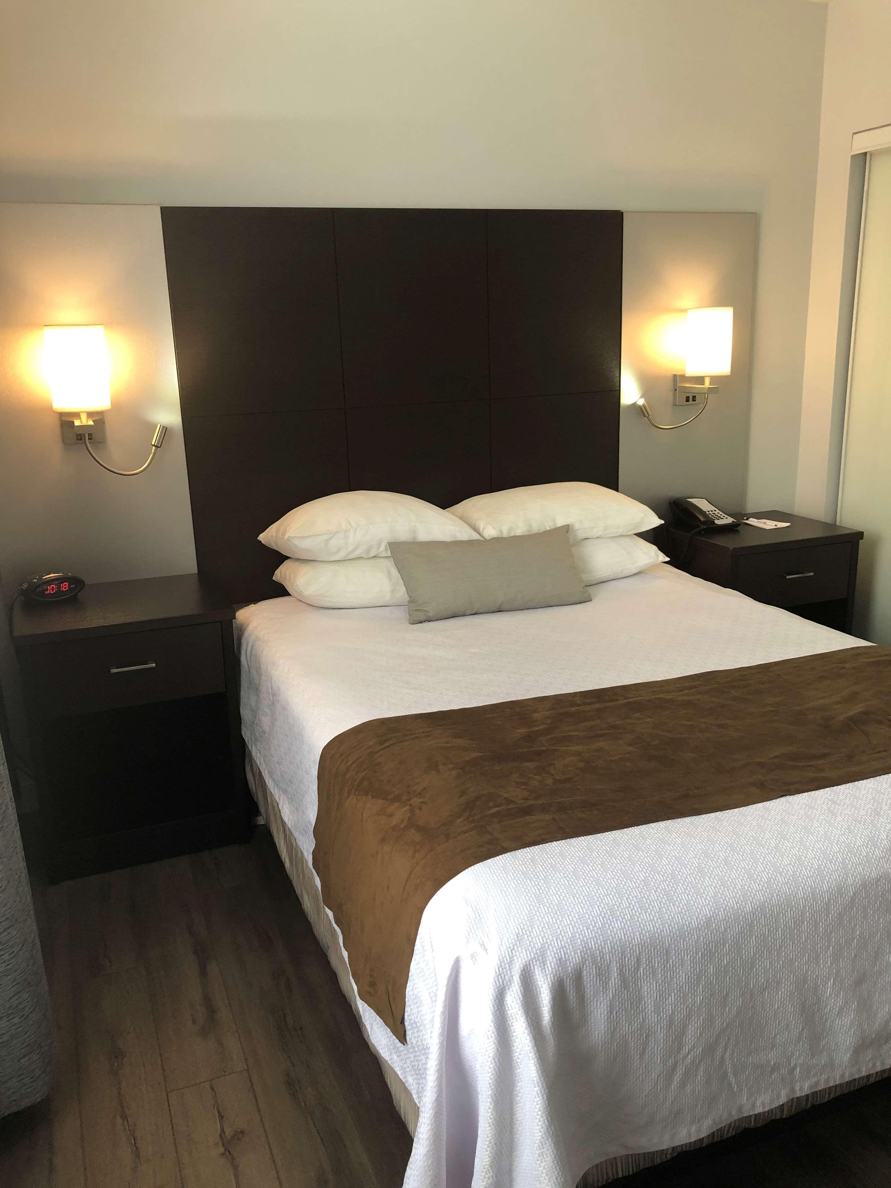 Best Western Plus Barrie Buitenkant foto